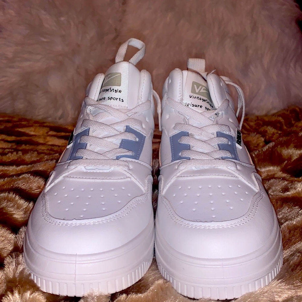 These are super cute! size UK 40. I wear an 8 in US fits comfortably. - Picture 3 of 3